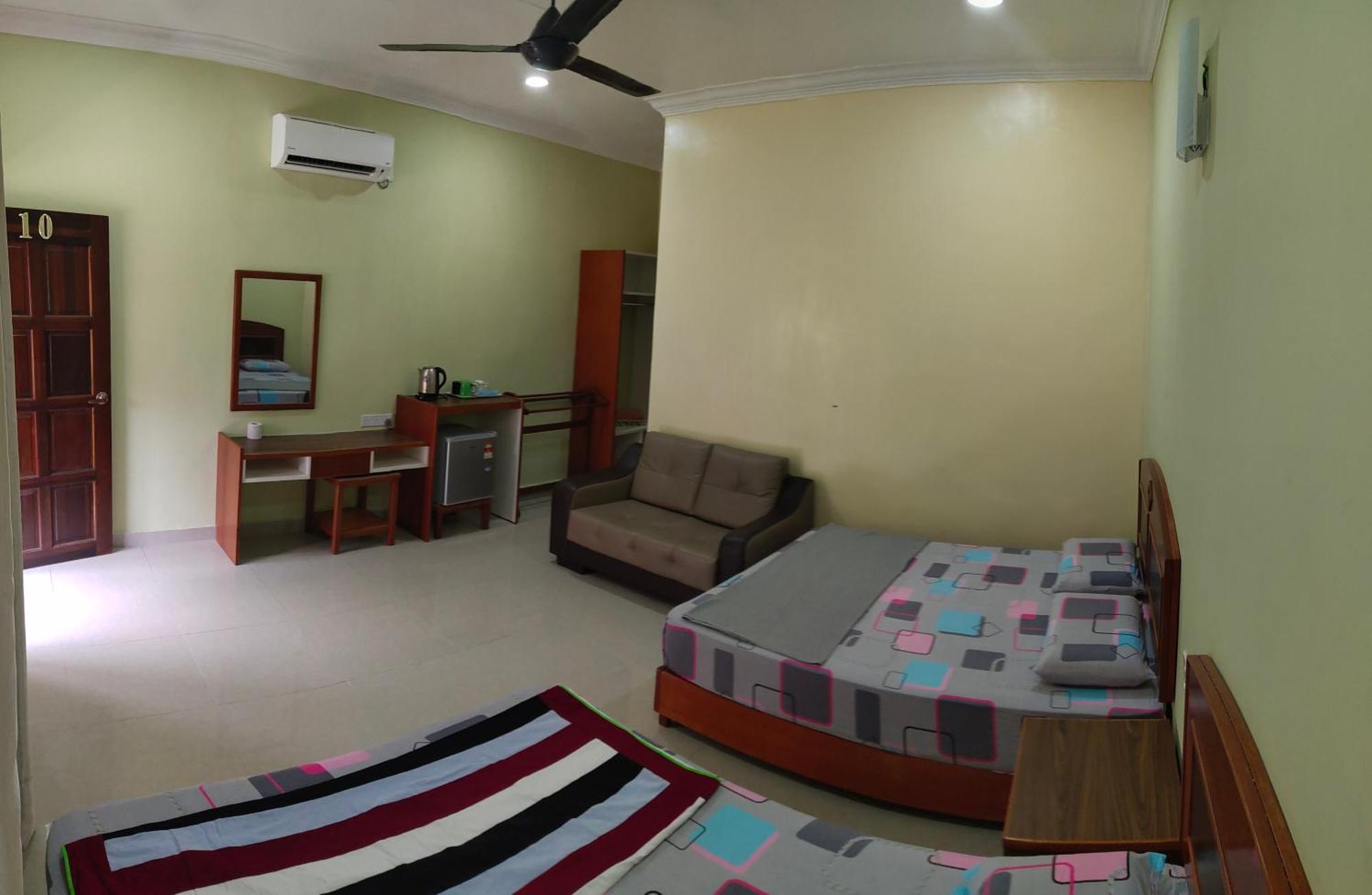 Spc Or Sp Barakah At Abc Air Batang Village Kampong Ayer Batang Room photo